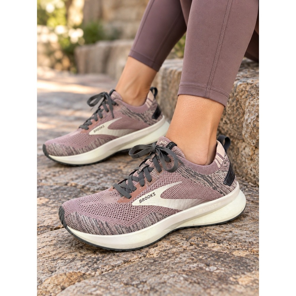 Brooks Levitate 4 Women's Size 7.5 Mauve Pink Knit Running Athletic Shoes